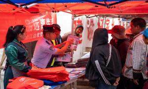 “禁毒小分队”街子天出击！丙中洛“禁毒 民族”宣传点燃全民防毒热情